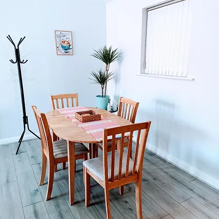 Cosy And Warm Belfast Central 2 Beds Apartment Exterior photo