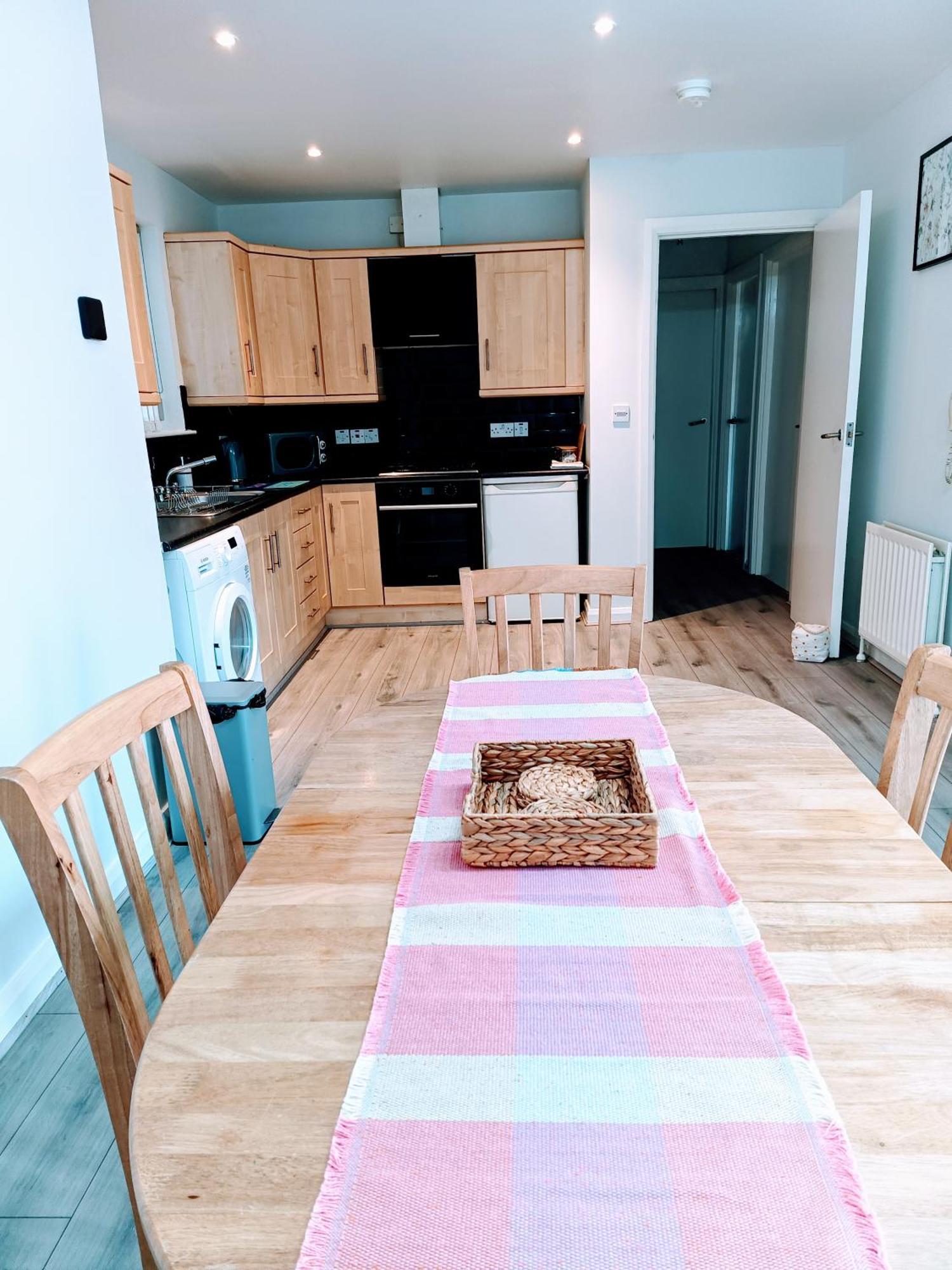 Cosy And Warm 2 Beds Apartment Belfast